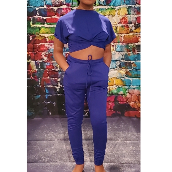 Cross Detail Crop Top & Joggers Pant Set - Picture 4 of 5